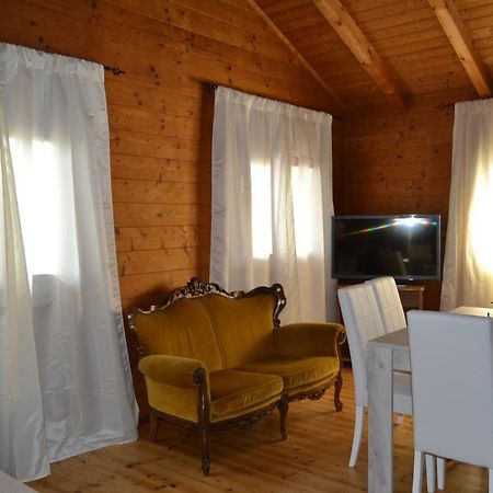 Chalet L Oasi Di Ambra 8 Posti Letto Con Uso Piscina أرديا المظهر الخارجي الصورة