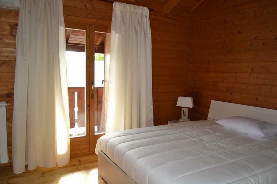 Chalet L Oasi Di Ambra 8 Posti Letto Con Uso Piscina أرديا المظهر الخارجي الصورة
