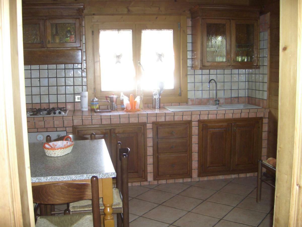 Chalet L Oasi Di Ambra 8 Posti Letto Con Uso Piscina أرديا المظهر الخارجي الصورة