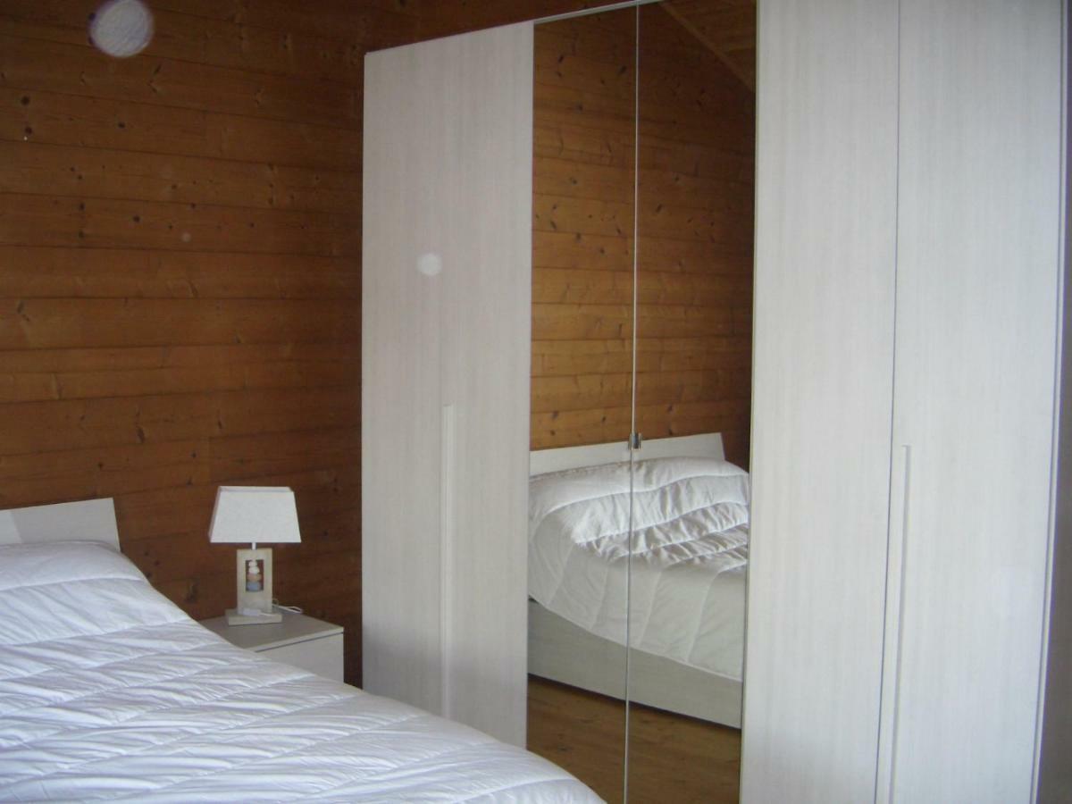 Chalet L Oasi Di Ambra 8 Posti Letto Con Uso Piscina أرديا المظهر الخارجي الصورة