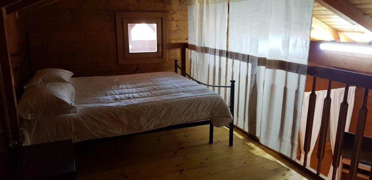 Chalet L Oasi Di Ambra 8 Posti Letto Con Uso Piscina أرديا المظهر الخارجي الصورة