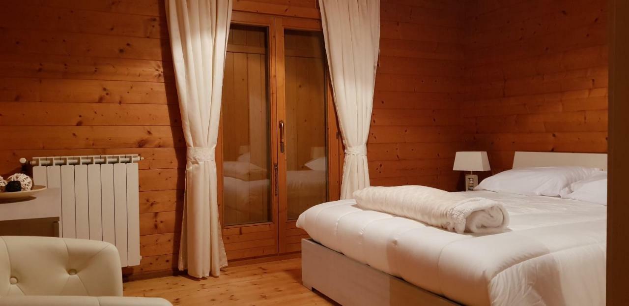 Chalet L Oasi Di Ambra 8 Posti Letto Con Uso Piscina أرديا المظهر الخارجي الصورة