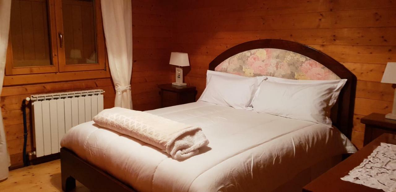 Chalet L Oasi Di Ambra 8 Posti Letto Con Uso Piscina أرديا المظهر الخارجي الصورة